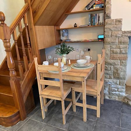 Cosy Cottage With A Canal View Hebden Bridge Exterior photo